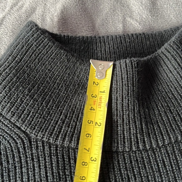 Lululemon Merino Wool Blend Black Turtleneck Sweater - Picture 4 of 12